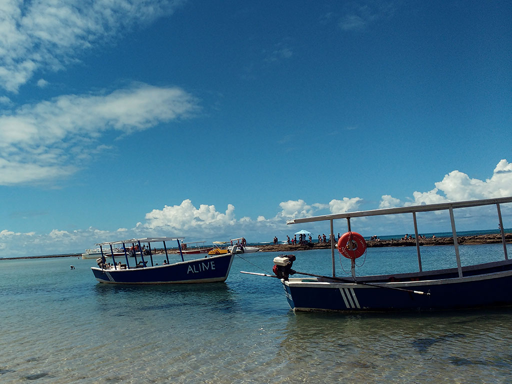 Barcos na Praia de Carneiros